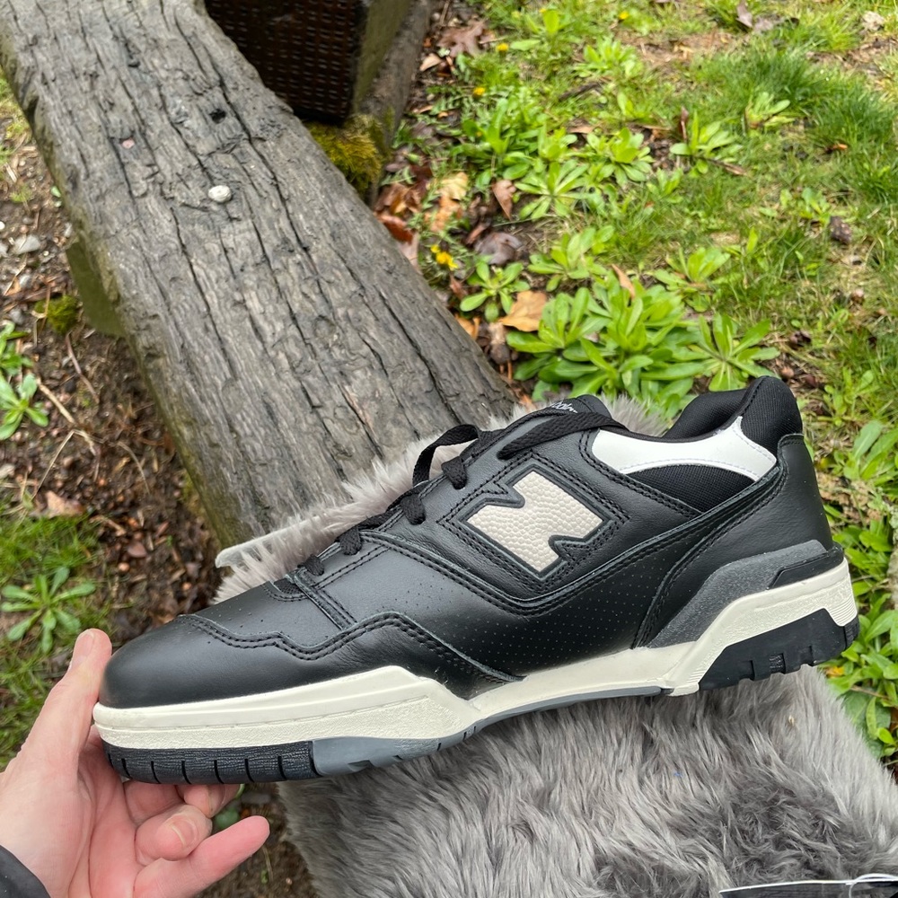 NWT New Balance 550 Panda Low Sneakers size 11.5 Men’s - Picture 5 of 11